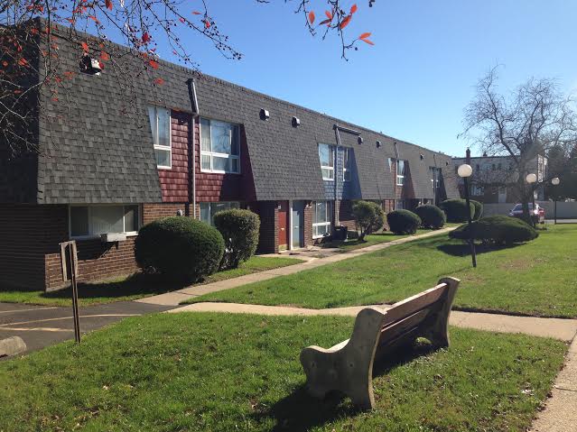 Building Photo - Tomlinson Court Apartments