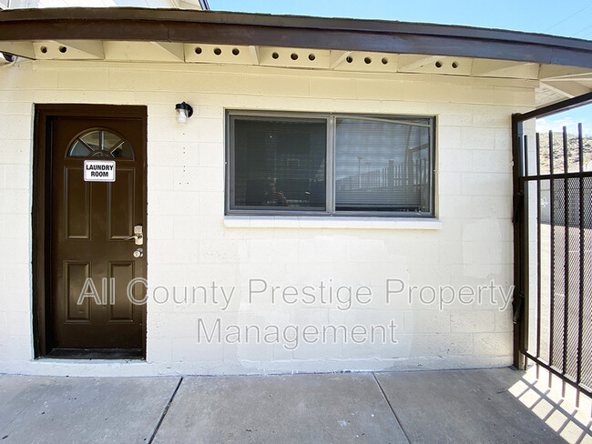 Building Photo - 1945 W Sweetwater Ave