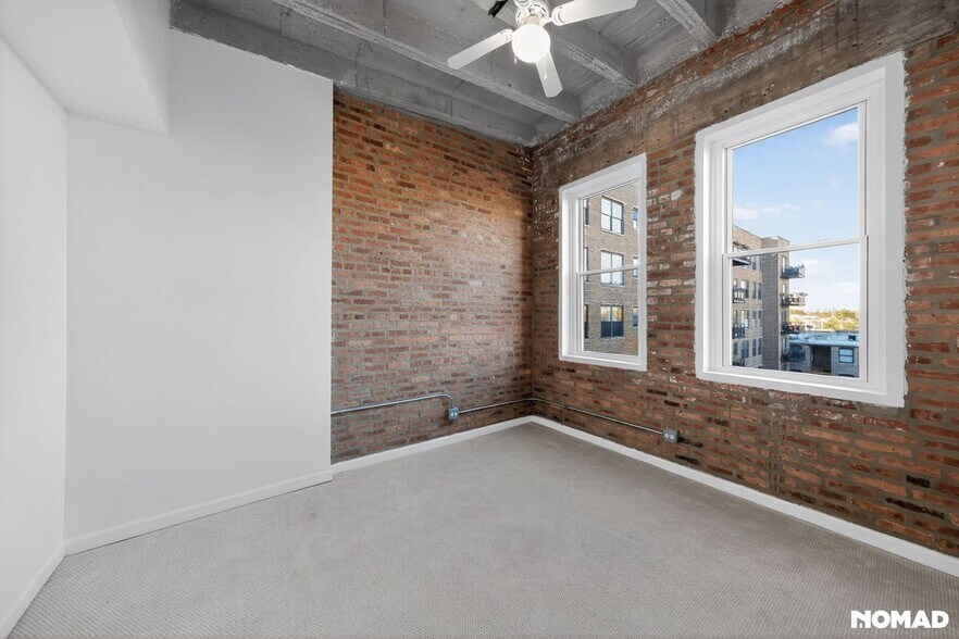 Building Photo - 4545 S Drexel Blvd