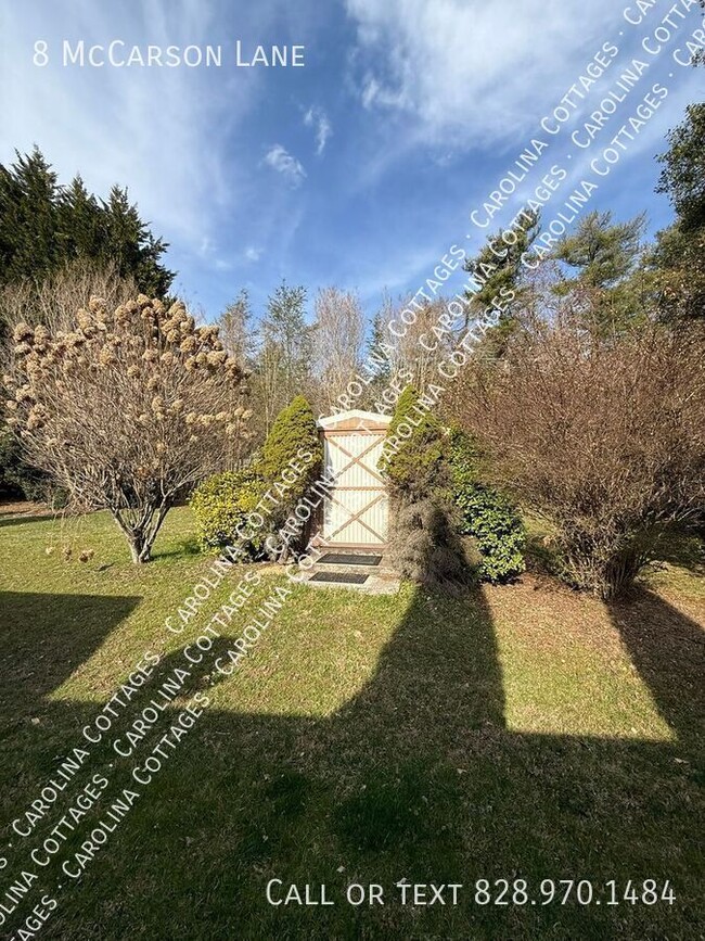 Building Photo - 8 McCarson Ln