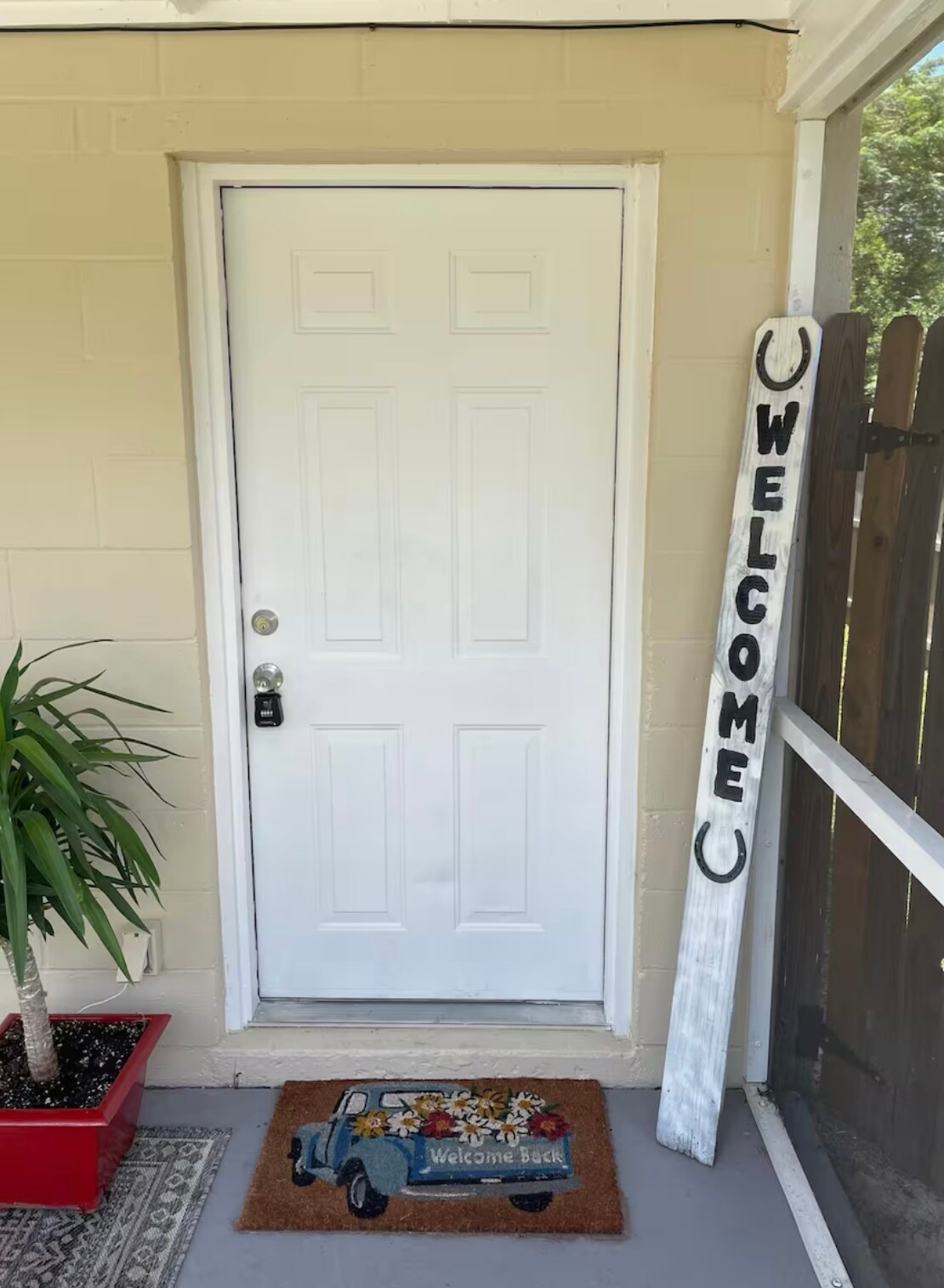 Building Photo - 2317 SW 2nd St