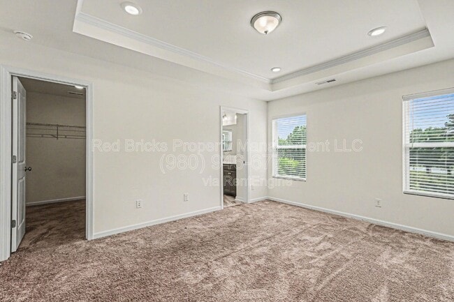 Building Photo - 2785 Yeager Dr NW