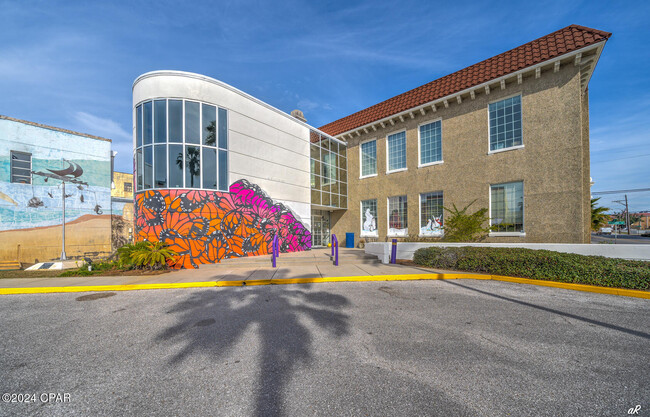 Building Photo - 1305 Calhoun Ave