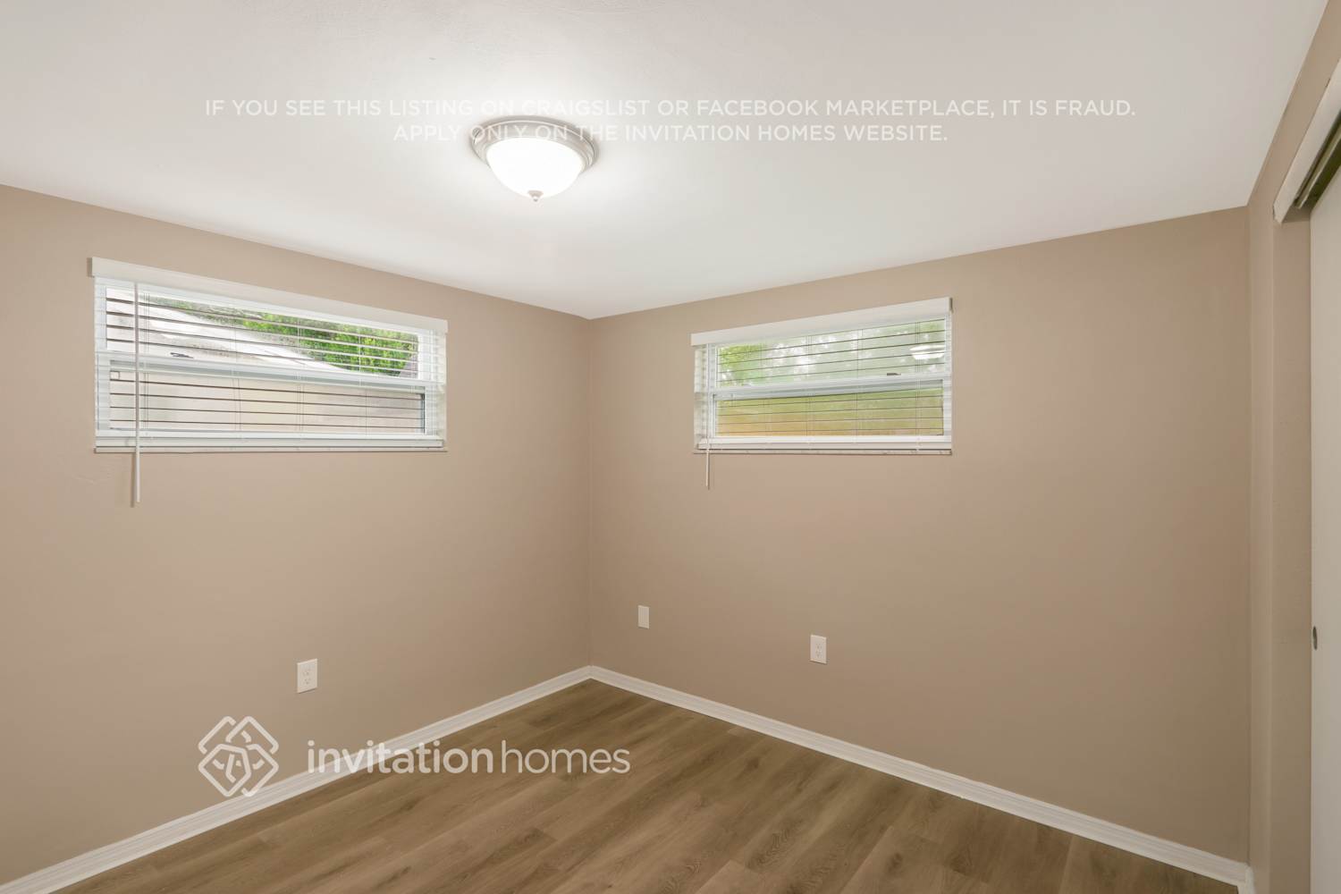 Building Photo - 5135 Kiwi Dr