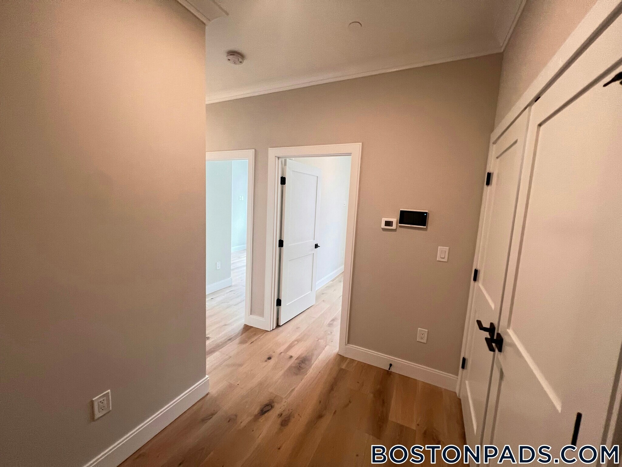 Building Photo - 157 Everett St