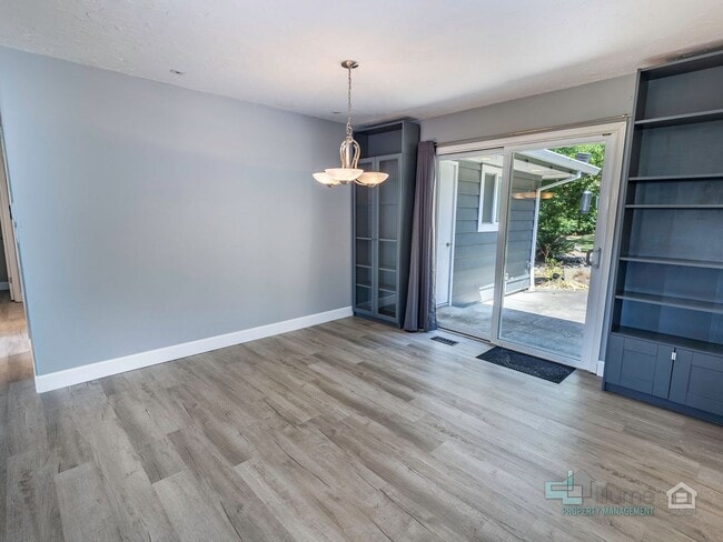 Building Photo - Charming 3-Bedroom Home in a Quiet Cul-de-Sac