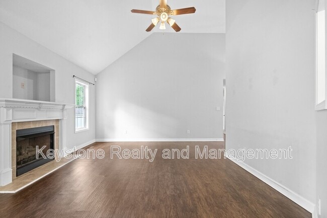 Building Photo - 1405 Mutual Dr