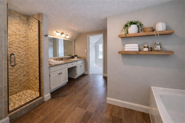 Building Photo - 3310 Southshore Ln