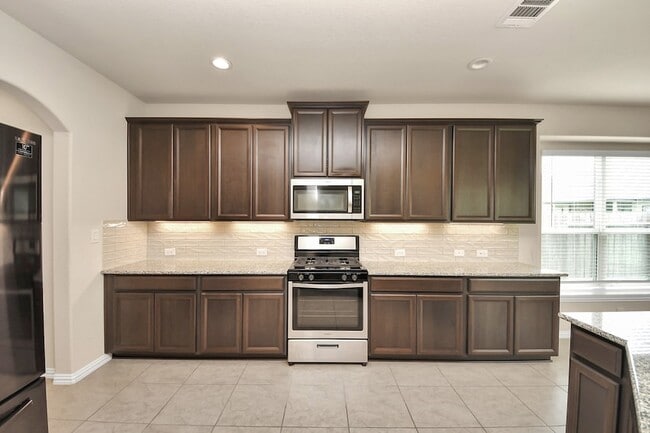 Building Photo - 21254 Lucknow Ln