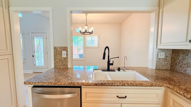 Building Photo - Gorgeous Two (2) Suites--- Executive Style 2BD/2.5BA + Loft, Two-Story TH at The Lake at Canyon L...