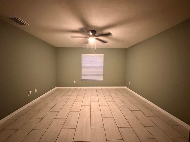 Building Photo - 318 NW 8th Terrace