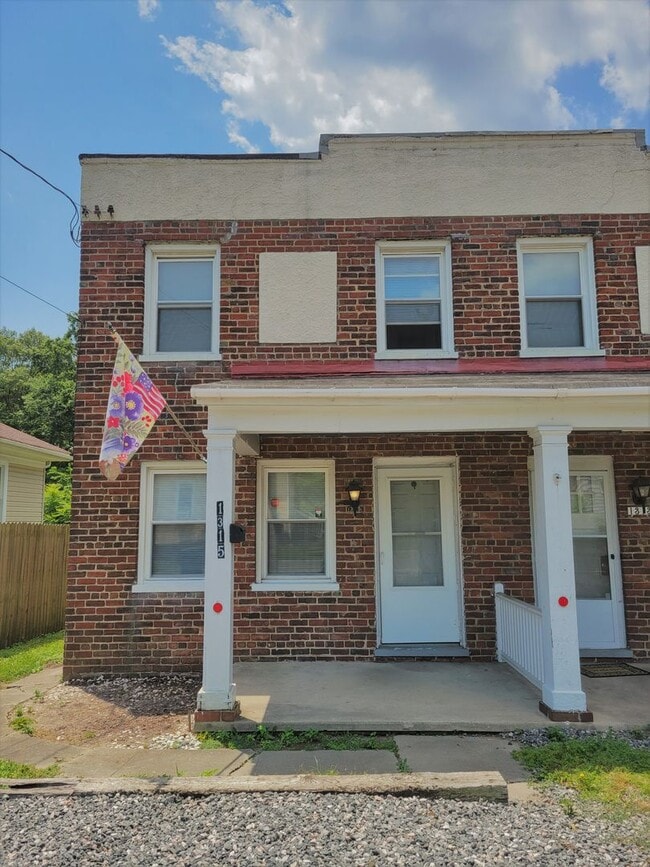 Building Photo - 1315 Byron St