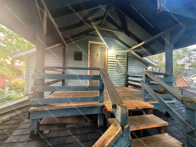 Building Photo - 1411 Bliss St