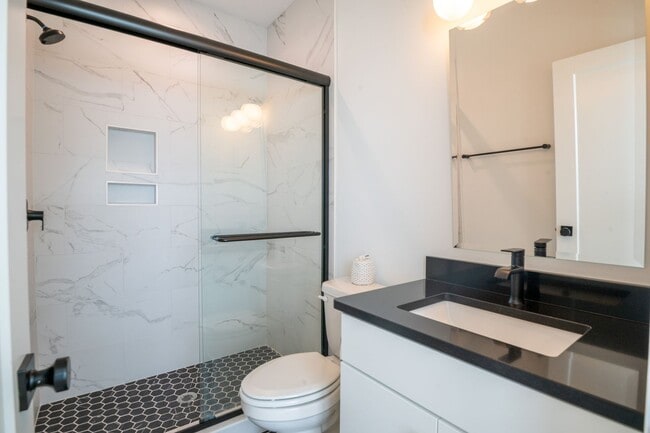 Building Photo - Go with the Flo 2 @ 207 Florence Ave #2