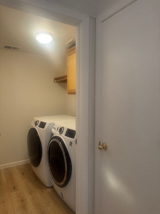 Building Photo - Beautiful and Spacious NW Reno Home