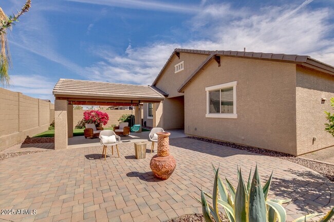 Building Photo - 21450 W Almeria Rd