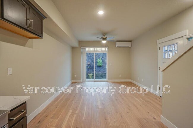 Building Photo - 2215 E Badger Wy