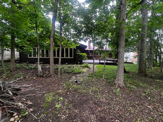 Building Photo - 809 Overlook Dr
