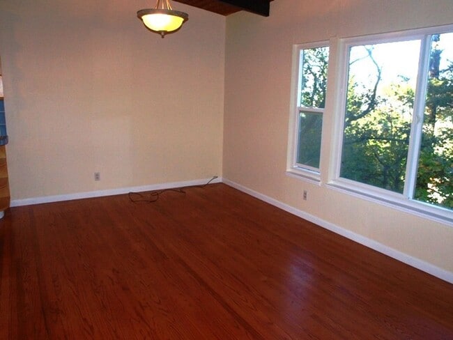 Building Photo - Pet Friendly Mill Valley Home w/ Hardwood floors and View