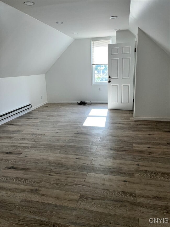 Building Photo - 1651 Howard Ave