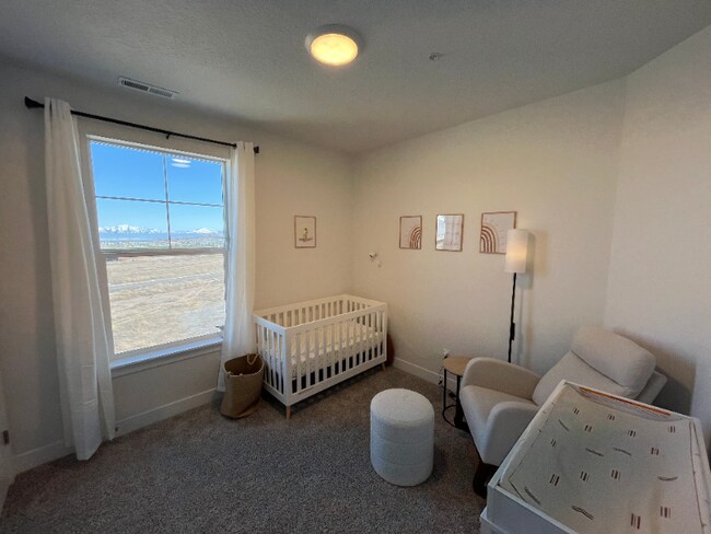 Building Photo - 927 W Coral Charm Wy