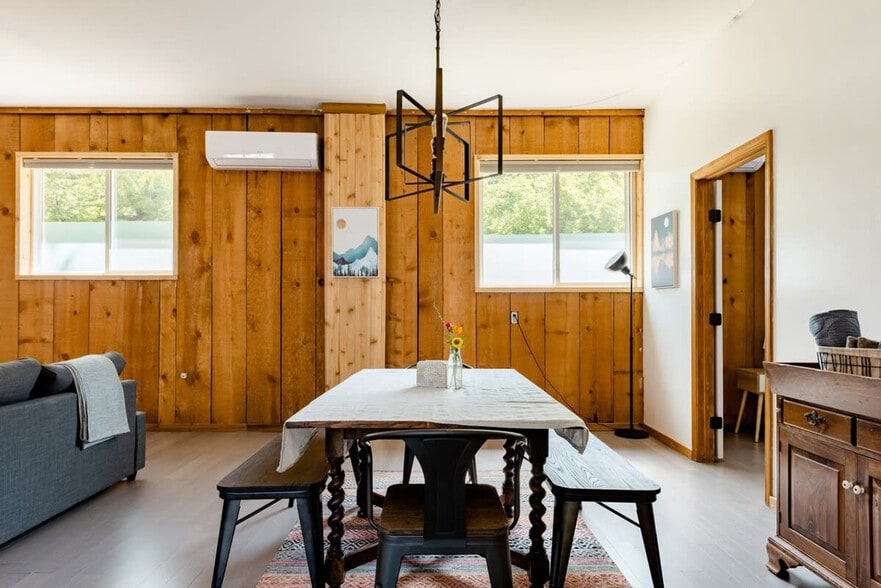 Building Photo - 4403 W Alpine St