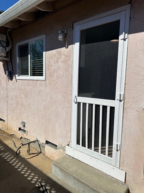 Building Photo - 1909 San Ramon Ave