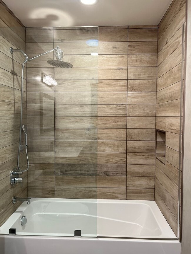 Building Photo - 2 Bedroom Modern Luxury, Valley Village