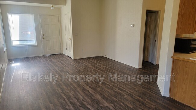 Building Photo - 116 Fern St