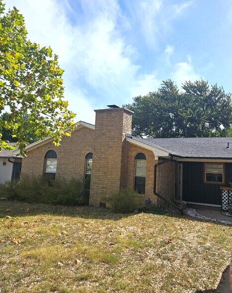 Building Photo - 1519 Indian Trl