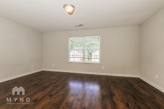 Building Photo - 1211 Brookstone Rd