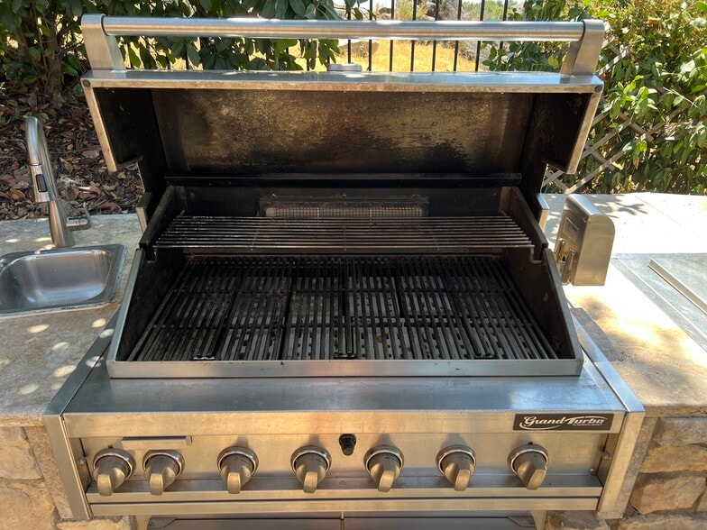 BBQ - 9220 Touchstone Ct