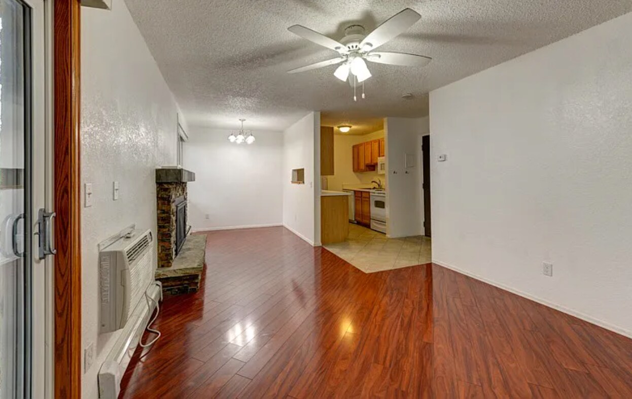 Ground Level Kitchen/Dinning/Living Room - 3035 Oneal Pky