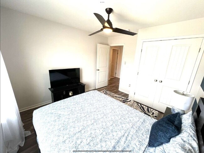 Building Photo - Beautiful 4 Bedroom/2.5 Bath Home *AVAILABLE MAY 15th*