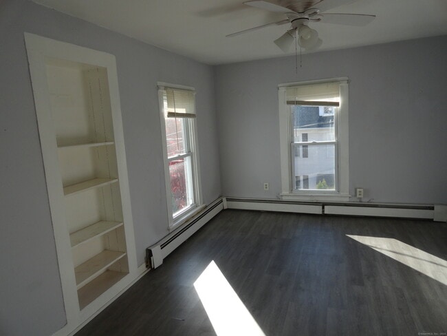 Building Photo - 177 E Pearl St