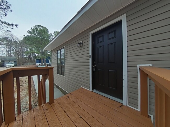 Building Photo - 857 Danish Dr