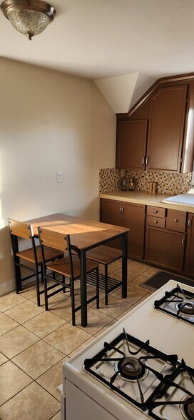 Building Photo - 1320 Cranston St