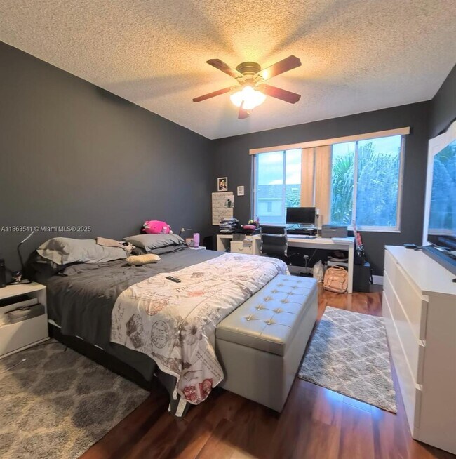 Building Photo - 16652 Hemingway Dr
