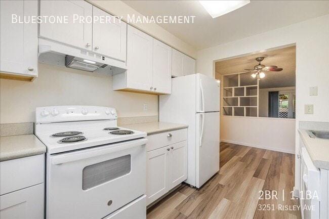 Primary Photo - 3251 SE Risley Ave