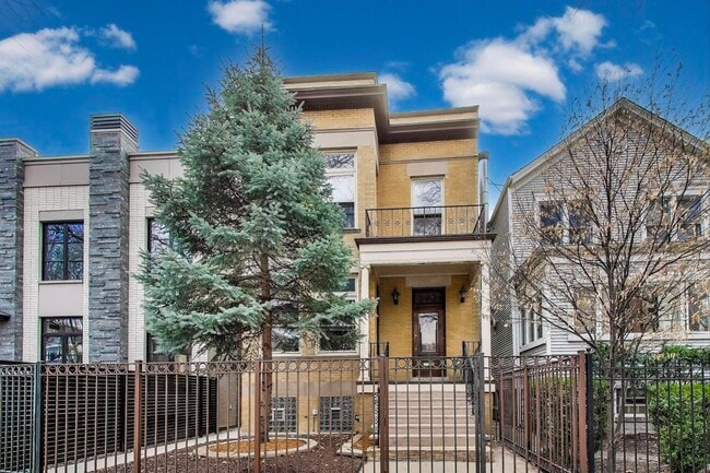 Building Photo - 1123 W Wolfram St