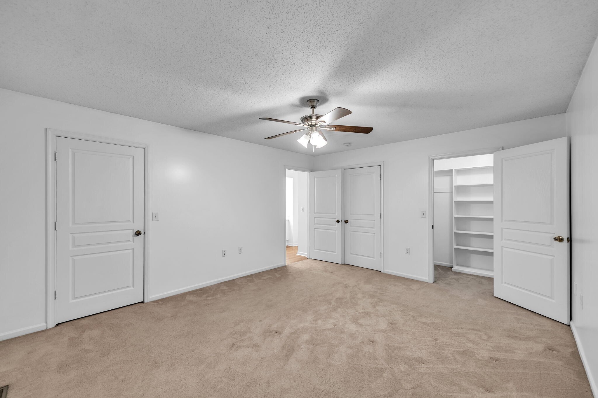Building Photo - 5905 Echingham Dr