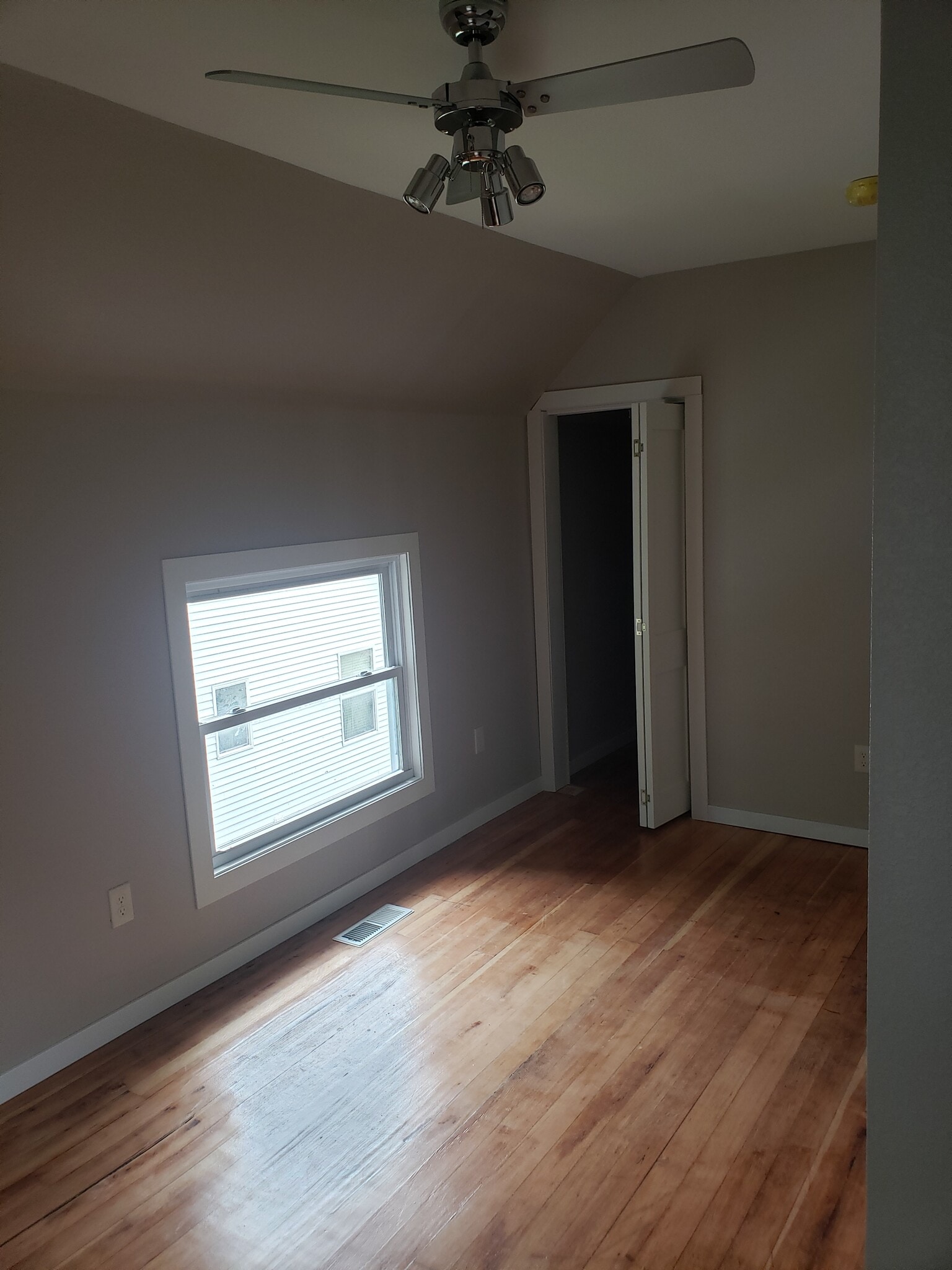 Building Photo - 1429 10th St N