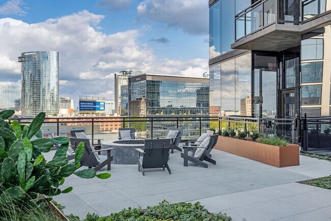 Building Photo - 1212 Demonbreun St