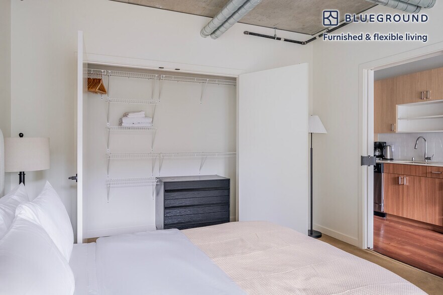 Building Photo - 624 Yale Ave N