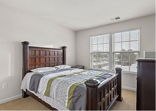 Building Photo - Gorgeous 4BR/2.5BA located in Warrington! Available NOW!