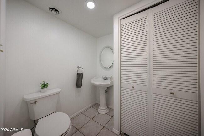 Building Photo - 4028 N Granite Reef Rd