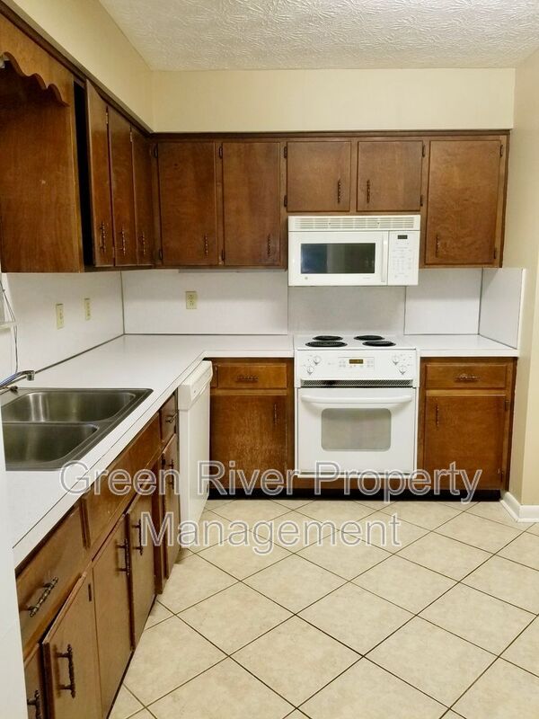 Building Photo - 2758 Oakdale Dr W