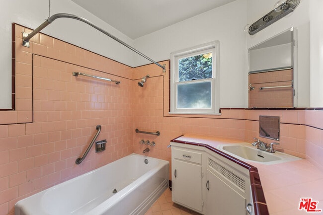 Building Photo - 5908 Abernathy Dr