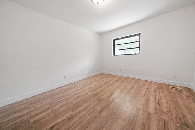 Building Photo - 5078 Ambler Ln