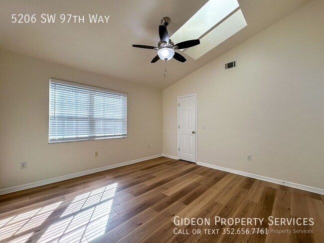 Building Photo - 5206 SW 97 Way